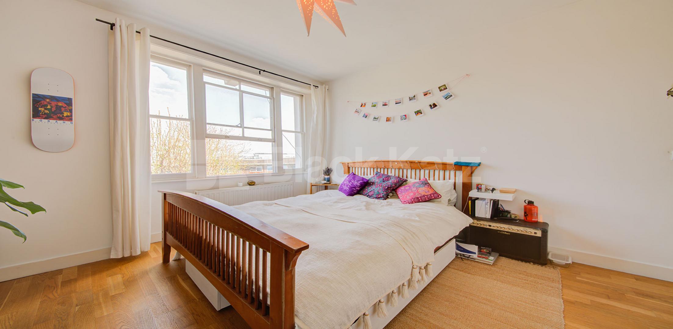 			STUNNING 3 BED 2 BATH!, 3 Bedroom, 2 bath, 1 reception Flat			 Hilldrop Road, TUFNELL PARK